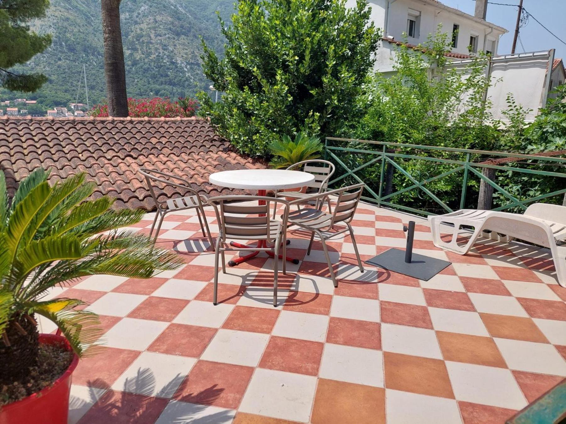 Garden Apartmant Near Sea Kotor Zewnętrze zdjęcie